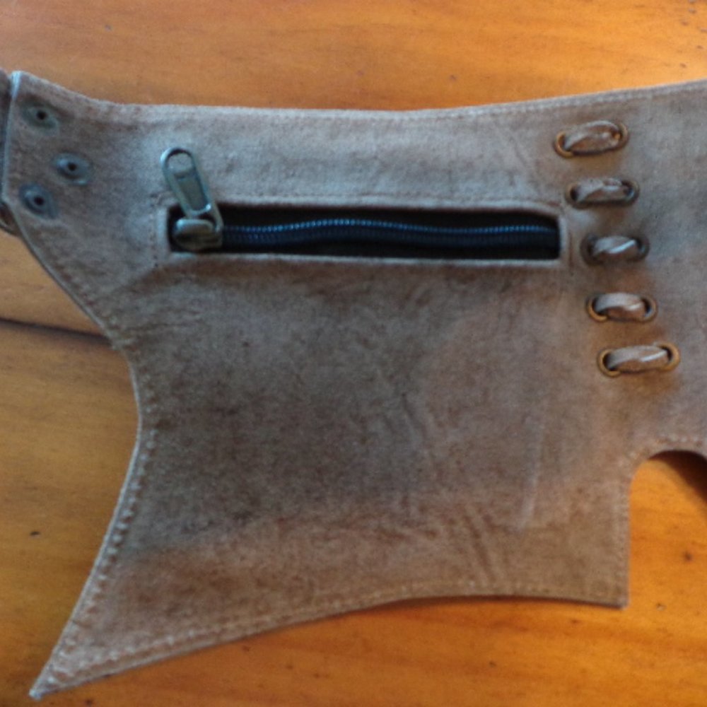 FIRM NEW! Leather Adjustable Boho Utility Hip Belt - Picture 7 of 12